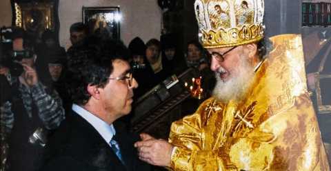 Documenti, foto e cimeli:  il tesoro del barese Nico, nato e cresciuto nella Chiesa Russa